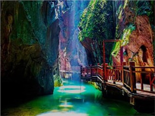 黃金周 ｜ 琉璃仙境！張家界朝陽(yáng)地縫提質(zhì)后重新開(kāi)放